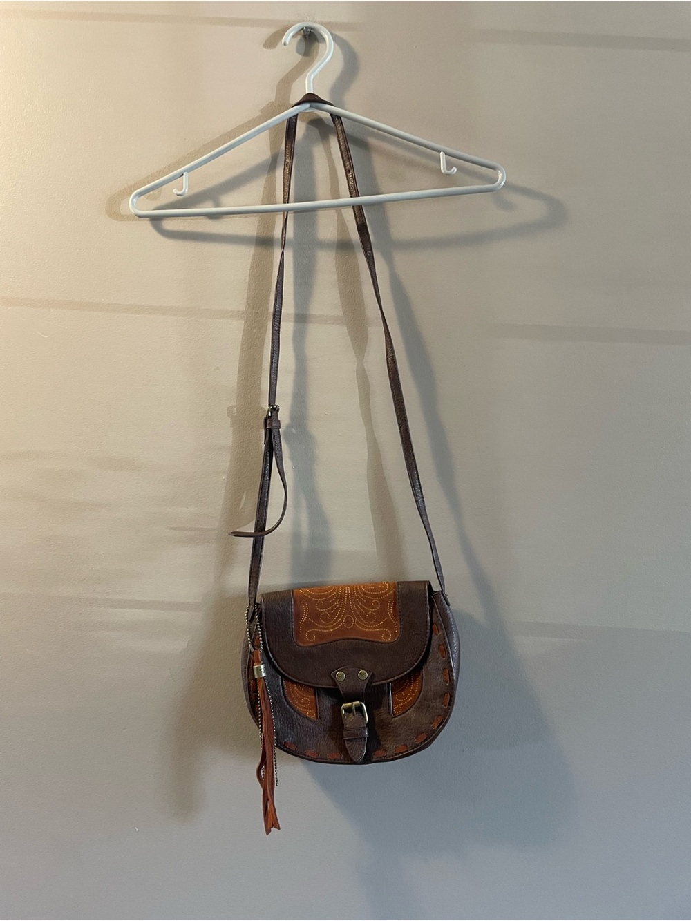 VTG ROXY Brown Tooled Leather Crossbody Bag with Adjustable Strap